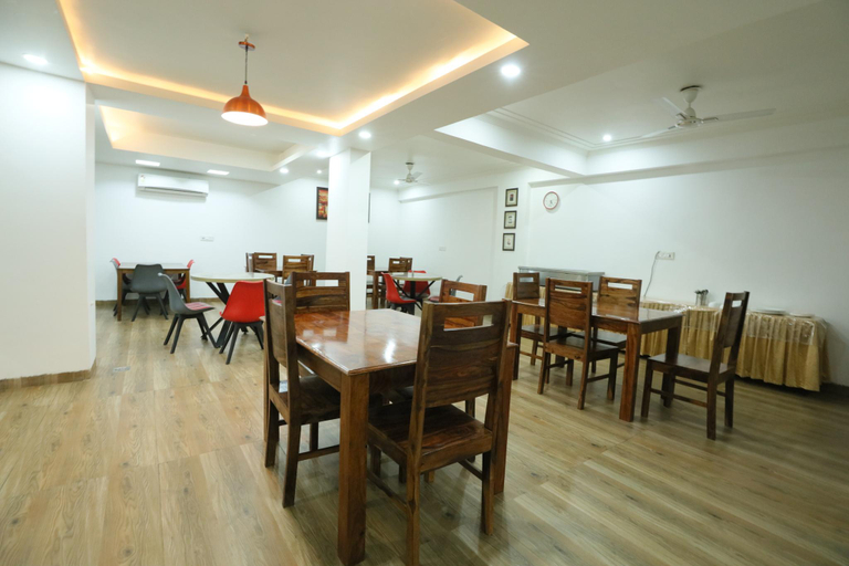 Restaurant 5, Akhyana Hotel Near Unitech Cyber Park, Gurgaon