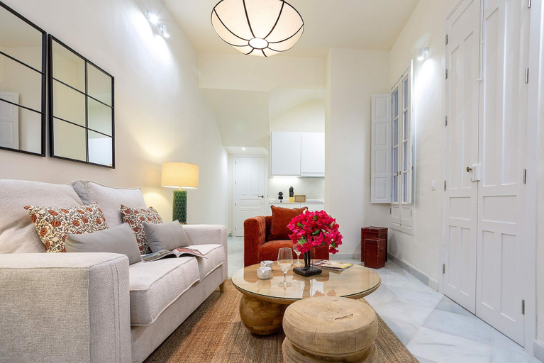 Room 5, Elegant Apartment in Sevilla Mendoza R os I, Sevilla