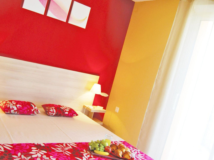Room 2, Spacious 8-guests Holiday Home, Torreilles, Pyrénées-Orientales