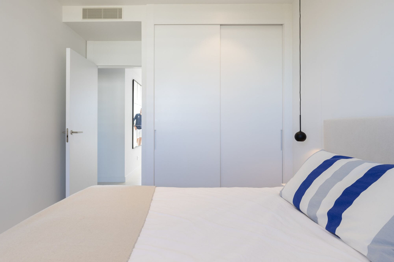 Room 4, Luxury 3-Bedroom Skyline Apartment in Higueron, Málaga
