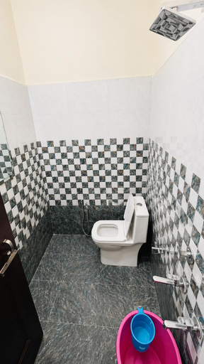 Bathroom 3, Goroomgo Kaffal Hotel and Restaurant Rudraprayag, Rudraprayag