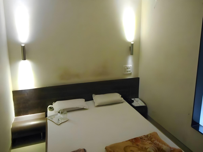 Others 4, Labh Hotel, Morbi