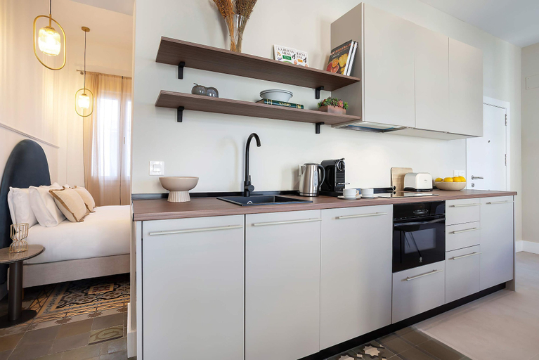 Room 4, Bright apartment in Granada center. San Anton 301, Granada