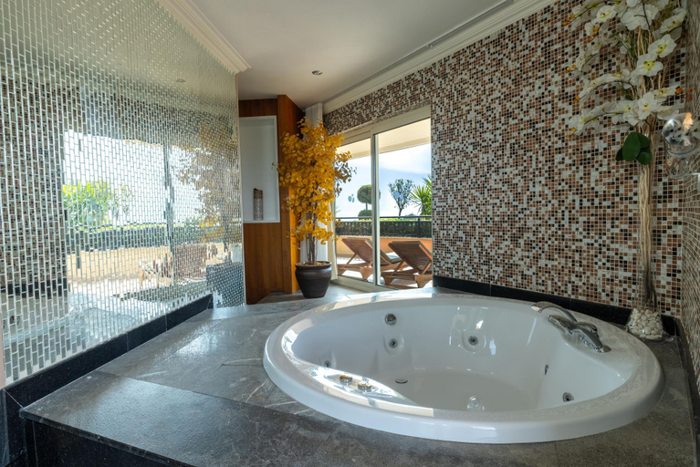 Bathroom 5, Crystal Sunset Pearl Collection, Manavgat