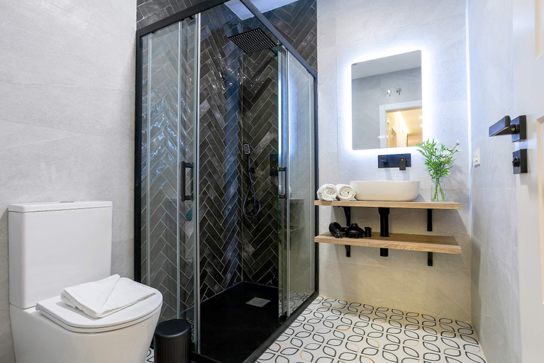 Room 5, Elegant 3BD Apartment in Granada Buensuceso II, Granada
