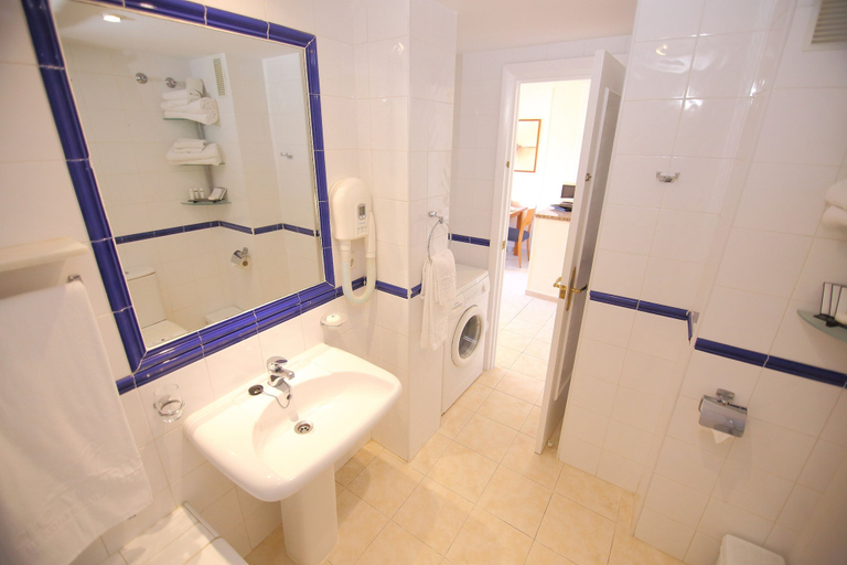 Room 4, Rental BB 125-4 in Benalm Dena, Málaga