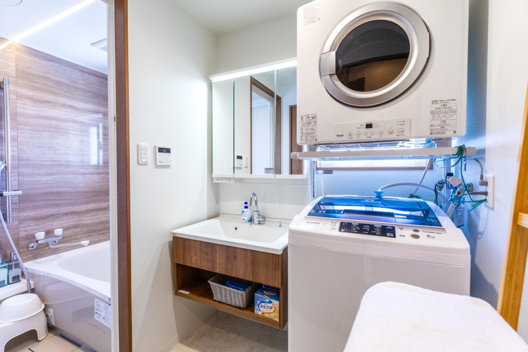 Bathroom, Condominium Luana 築浅2LDK 宮城海岸徒歩2分 American Village 車で10分, Chatan