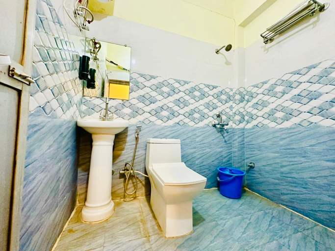 Bathroom, Hotel Vibrant Lawn And Banquet, Patna