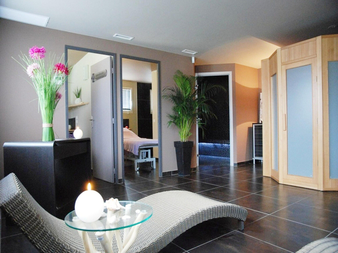 Spa treatment, Spacious 8-guests Holiday Home, Torreilles, Pyrénées-Orientales
