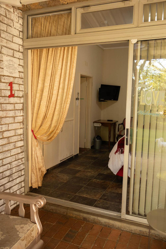 Bedroom 2, Blessings Guesthouse, Amajuba