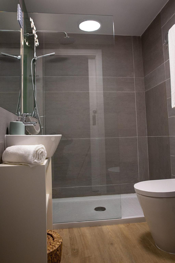 Bathroom 2, Casa Jardim, Porto