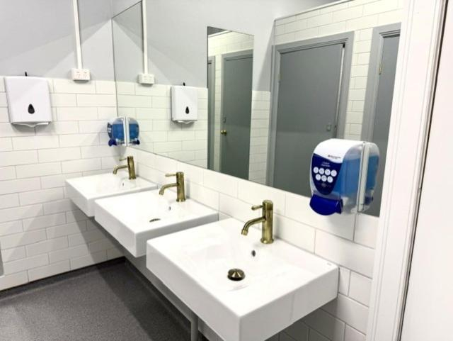 Others 3, Royal Hotel Tumut, Tumut