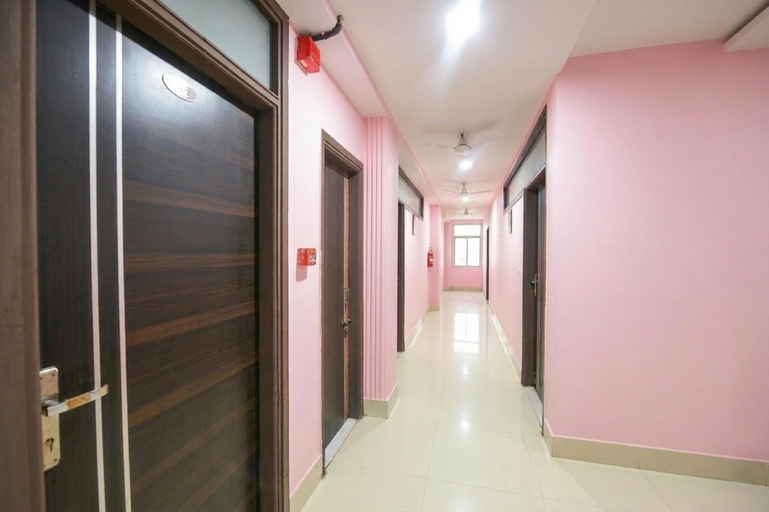 Lobby 3, Hotel Ess Pee Grand Mohali , Chandigarh