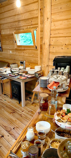 Food & Drinks 3, Osada pod Beskidem- chatki caloroczne, Cieszyn