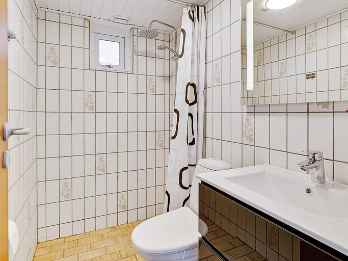 Bathroom 3, 8 person holiday home in Rømø, Tønder