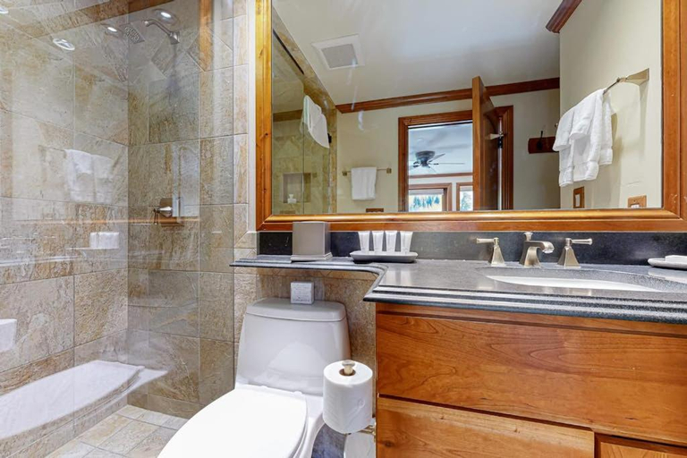 Bathroom 3, Lion Square Lodge South 650, Eagle
