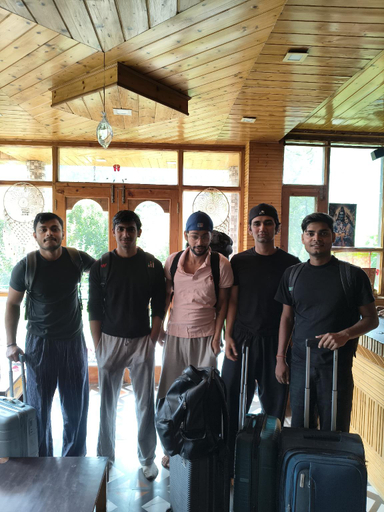 Food & Drinks, Backpacker's stop, Kullu