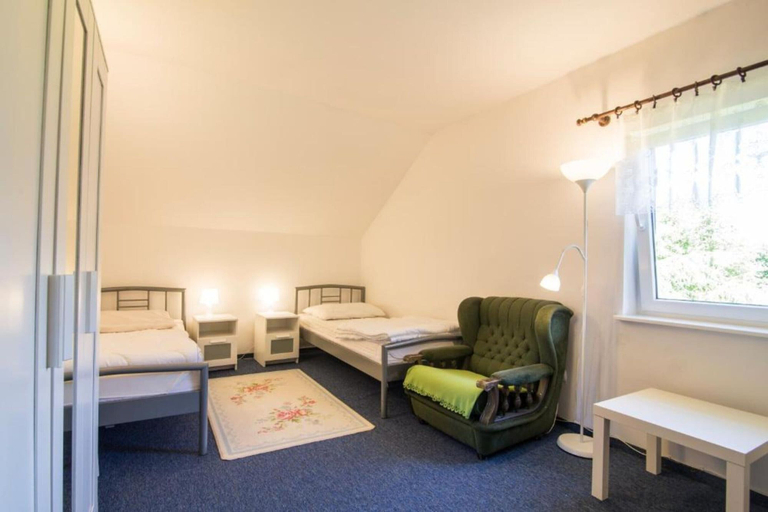 Room 4, Large Holiday Home With a Garden, Lubiatowo, Wejherowo