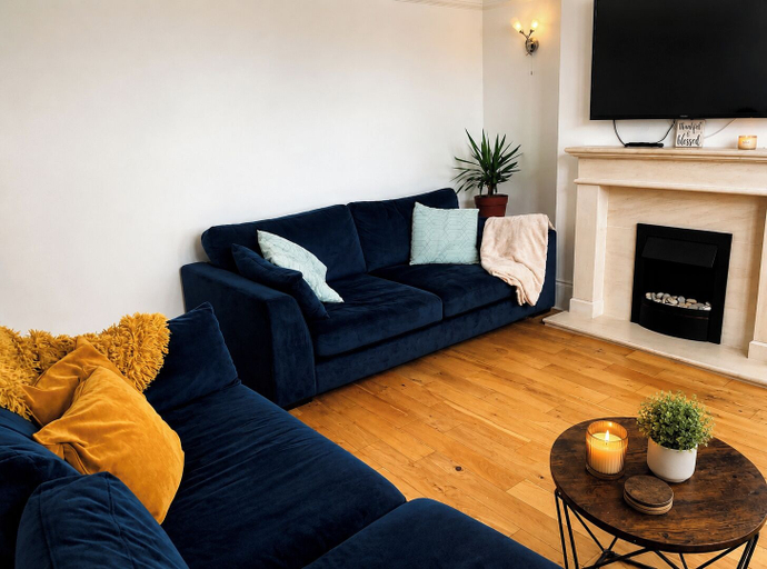 Living area, 3-Bed House Sleeps 7 Parking & Garden Pets Ok, Lancashire