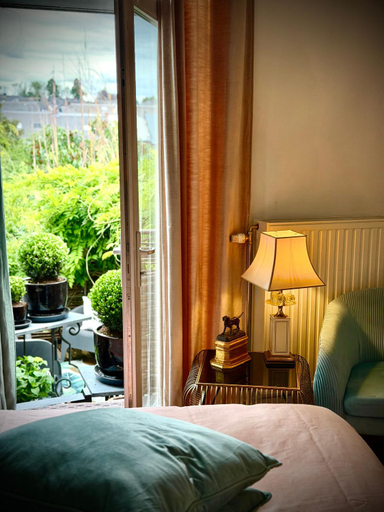 Bedroom 2, Maison VCB Ciney - Hotel Particulier de 1820, Cœur de Ville, Parc & Parking Prive, Namur