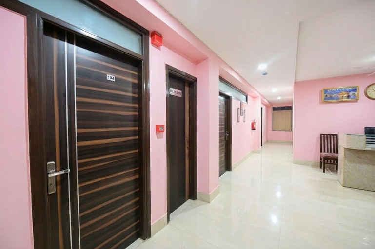 Lobby 4, Hotel Ess Pee Grand Mohali , Chandigarh