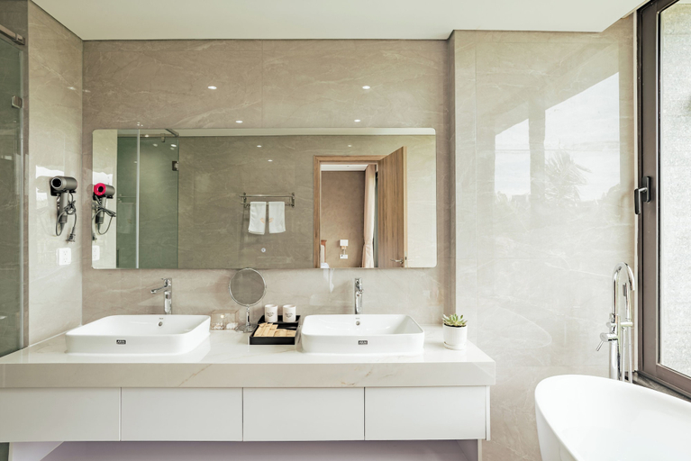 Bathroom 5, Hometown Kem 4 BRS Pool Villa Hoi An, Da Nang