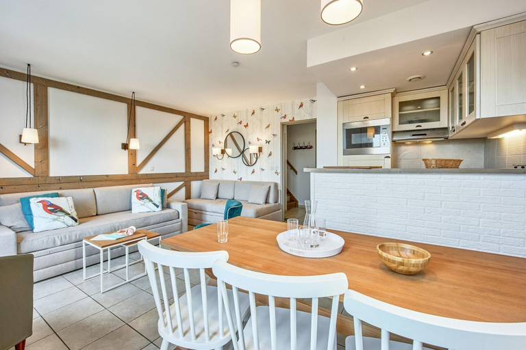 Dining 4, Luxe Normandy Duplex for 8 With Pool, Calvados