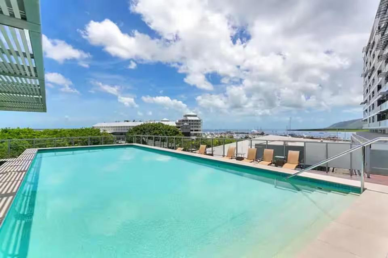 Sport & Beauty, Marina View Queen Bed Studio Apartment; Pool & Gym, Cairns
