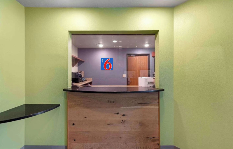 Reception 5, Motel 6 Suites Birmingham Pelham AL, Shelby