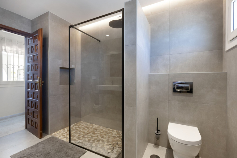 Room 4, Elegant Villa With Pool Terrace in Marbella, Málaga