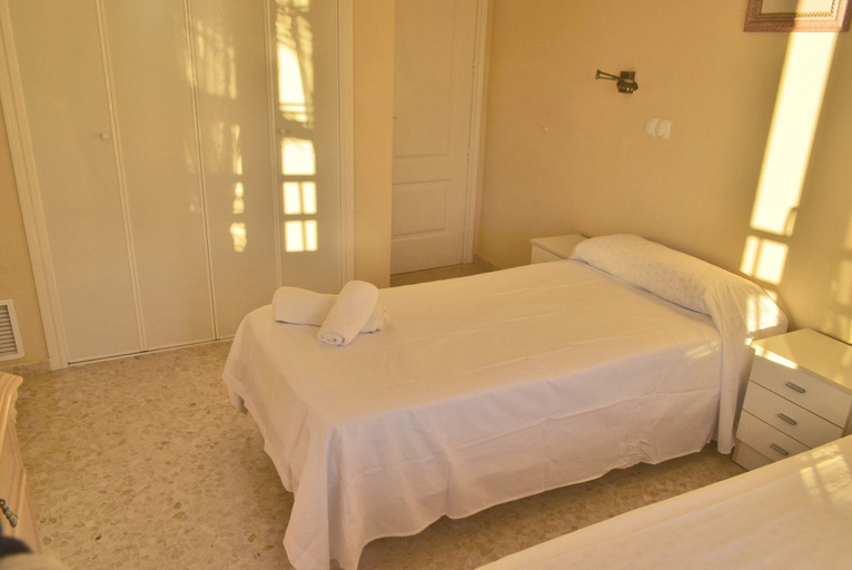 Room 3, Ap1001 in Oliva With 2 Bedrooms and 2 Bathrooms, Valencia