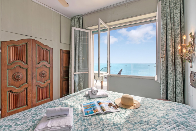 Room 4, Attico Giancardi - Beachfront Sea-view Terrace, Savona