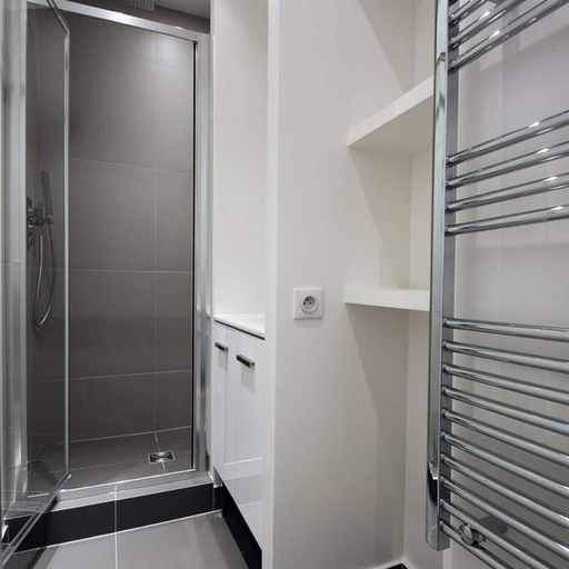 Room 2, Opera Grey I Trendy 2 Bed Apt in Paris, Paris