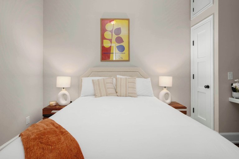 Room 2, Apex Executive Apartments - Flatiron NY, New York