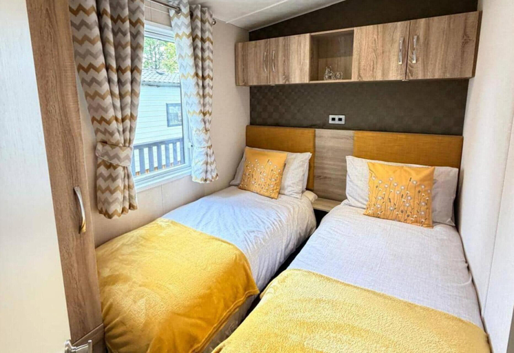 Room 4, Lillardsedge Apartment Sleeps 6 With Parking, Scottish Borders