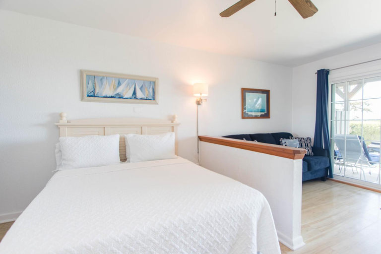 Bedroom, Beach Plum Resort, Suffolk