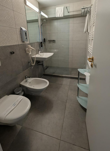 Bathroom, ARABEST Aparthotel, München