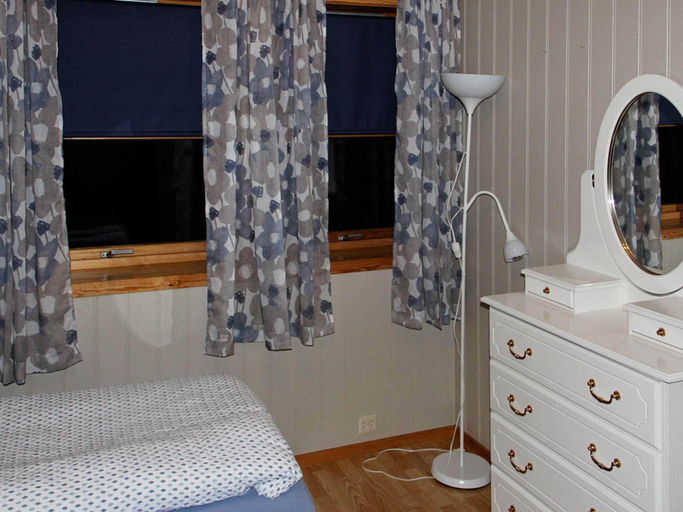 Bedroom 2, 5 person holiday home in Selsøyvik, Rødøy