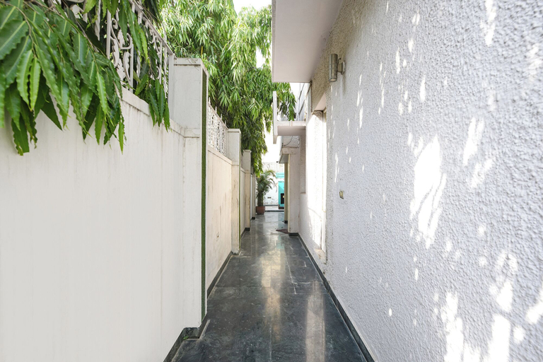Lobby 2, Via Gem 92, Delhi