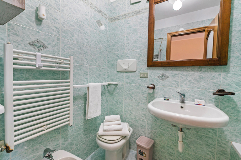 Bathroom 4, Maison Rosamunda for 6 With Garden, Torino