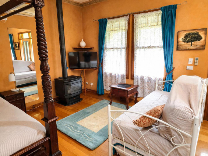 Bedroom 2, Charnwood Cottages, Yarra Ranges - Central