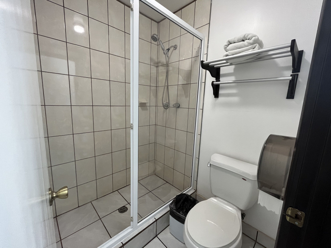 Bathroom 3, HOTEL LA QUINTA BONITA, Ensenada
