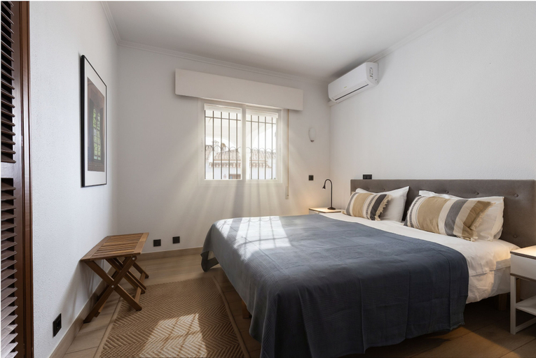 Room 3, Elegant Villa With Pool Terrace in Marbella, Málaga