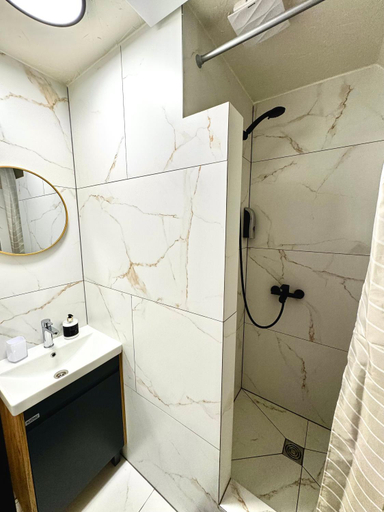 Bathroom 3, Kamiles apartamentai, Palangos