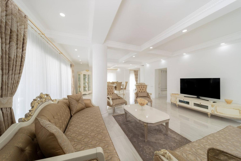 Shared lounge/TV area 2, Luxury Villa in a Peaceful Neighborhood with Pool, Kemer