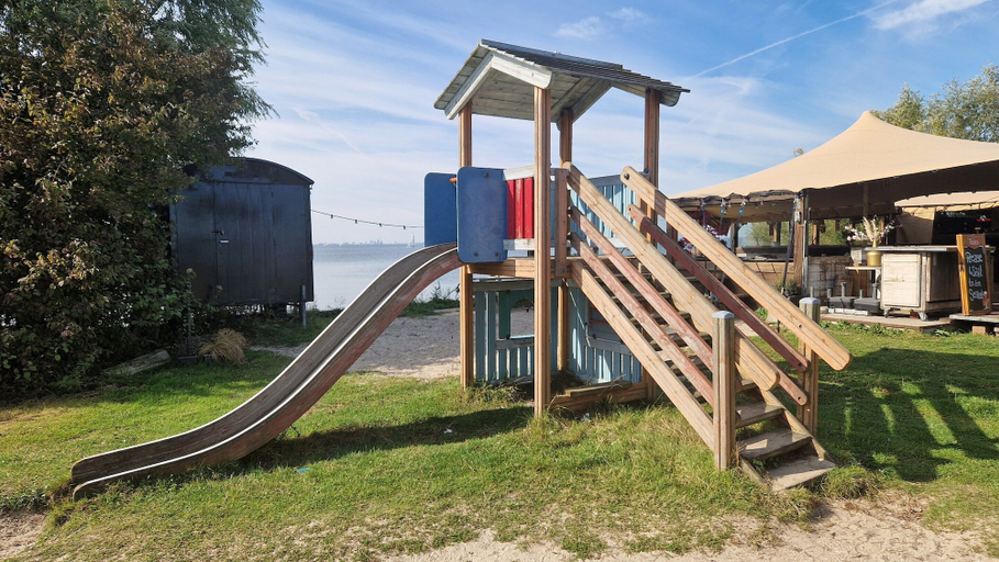 Property grounds, Tiny Couples Wagon on the Lakeside