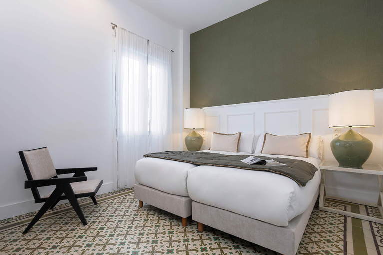 Room 4, Luxurious 3 bd apartment in Granada. San Anton 302, Granada