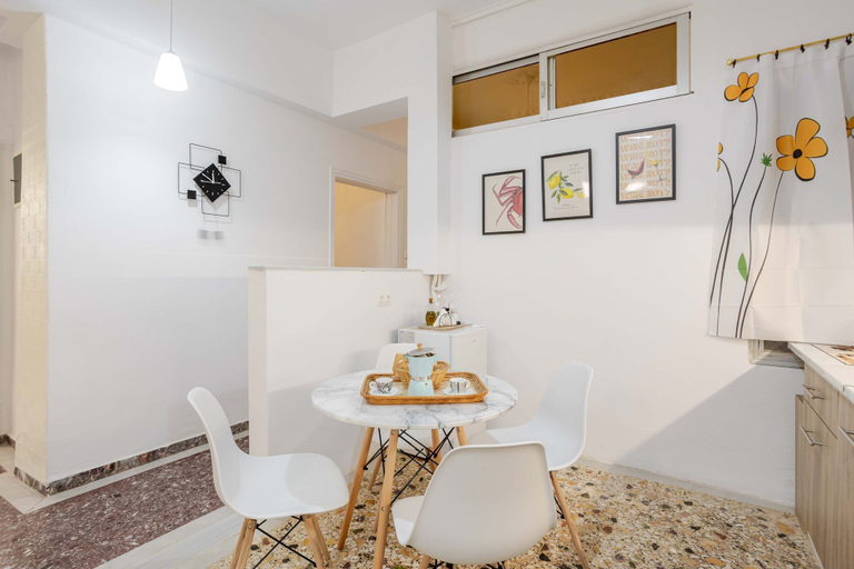 Room 2, Kalamata s Urban Oasis With Private Balcony, Peloponnese