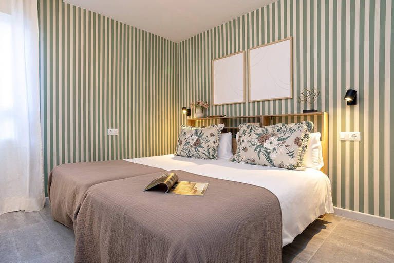 Room 3, Bright 2BD apartment in Central Malaga. Plaza del Teatro II, Málaga