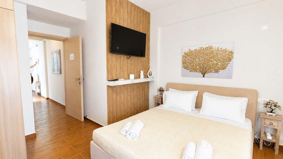 Room 4, Fems Luxury 3-level Home w Private Jacuzzi, Crete